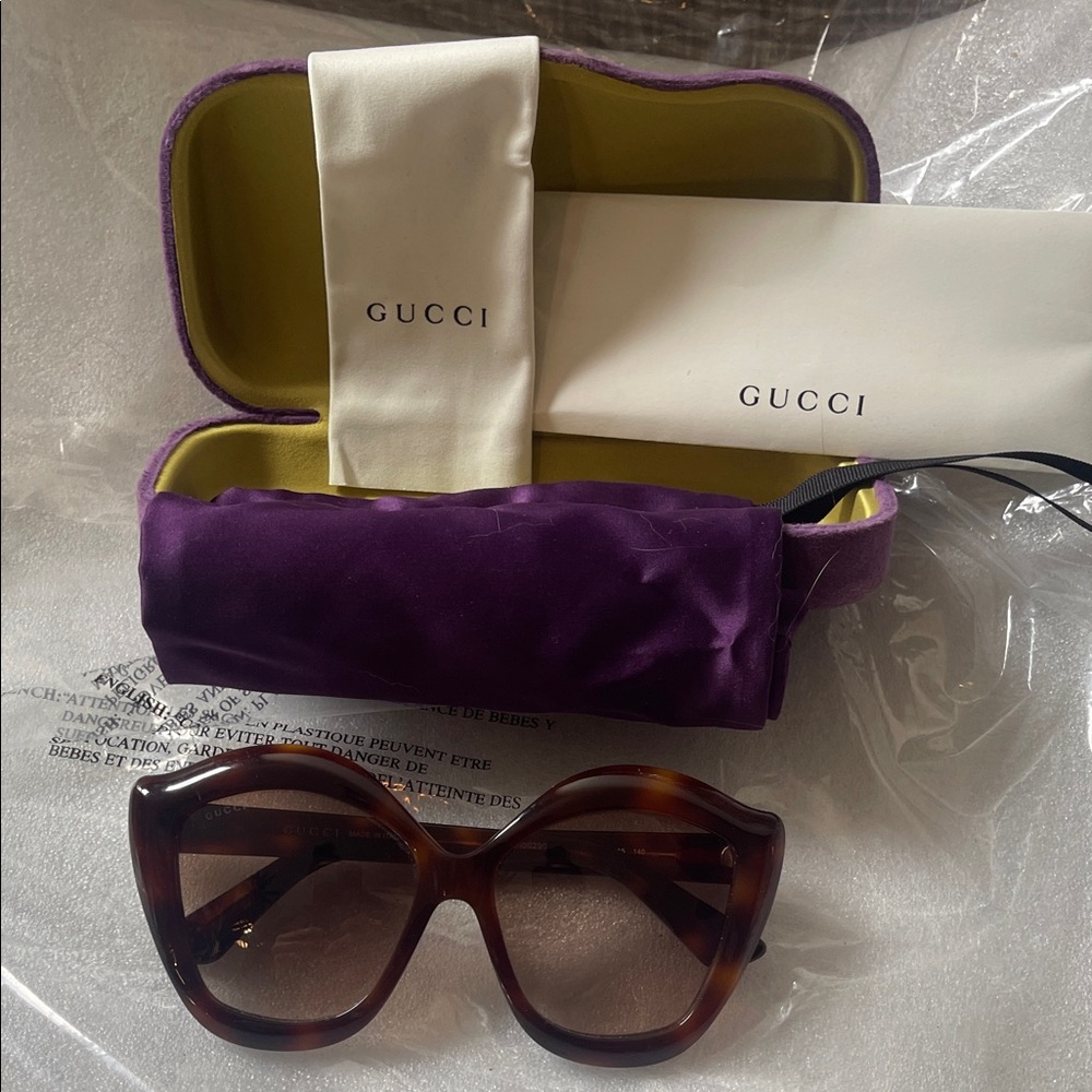 Gucci Women's Brown Oversized Cat Eye Havana Sunglasses - Picture 2 of 16